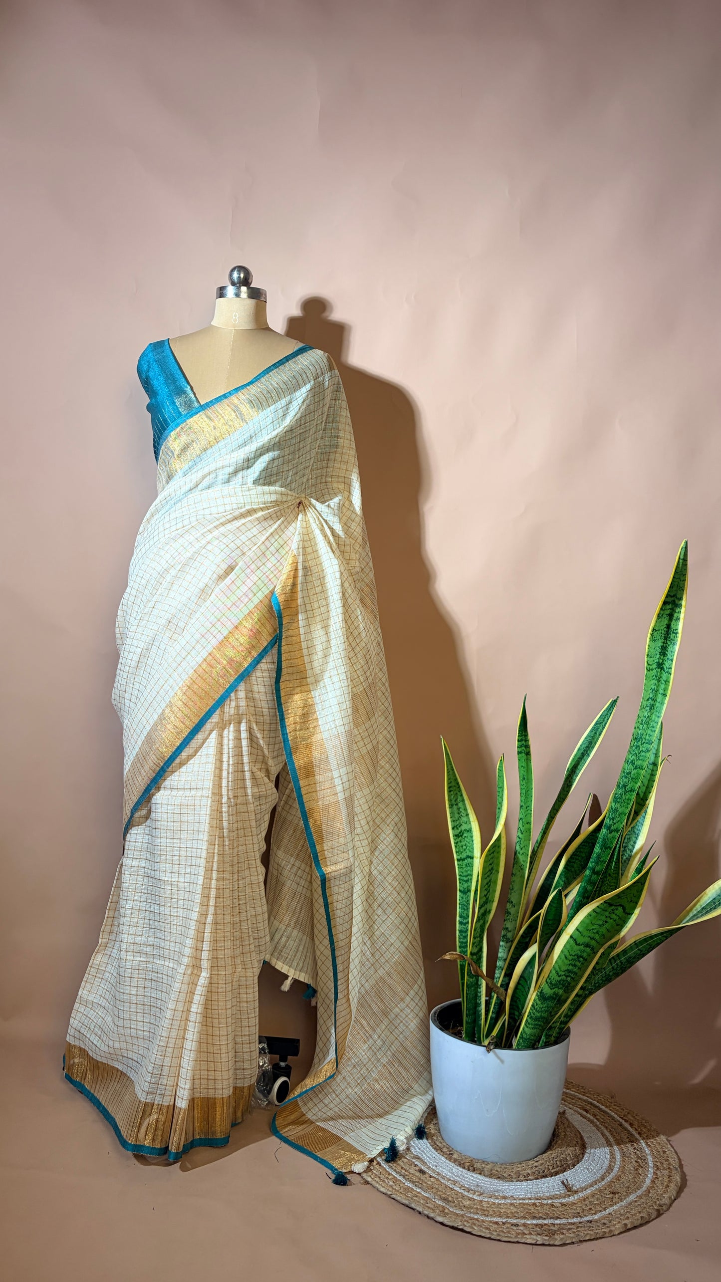 Linen Golden Check saree (KL 010)