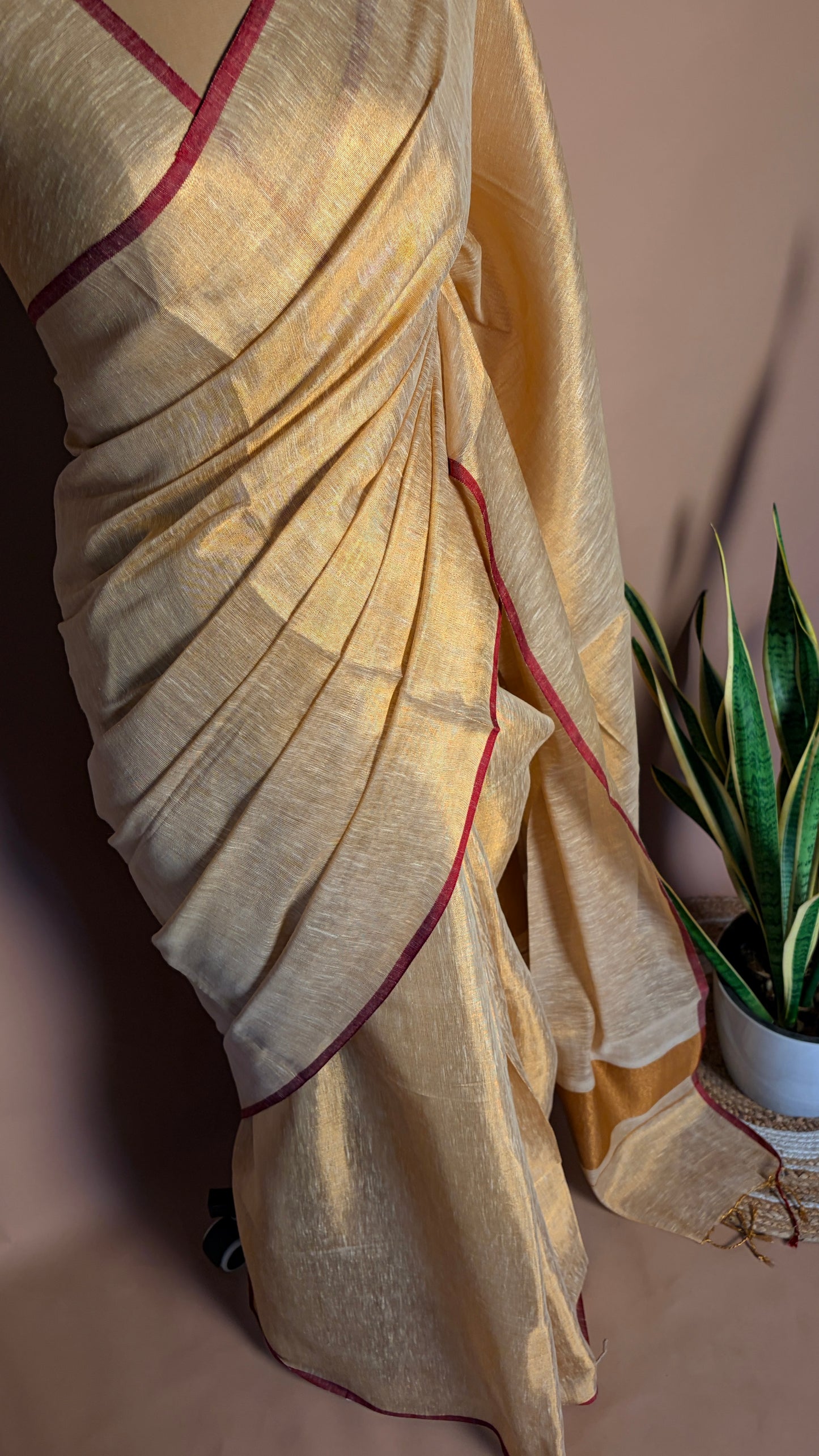 Golden tissue linen saree (KL0024)
