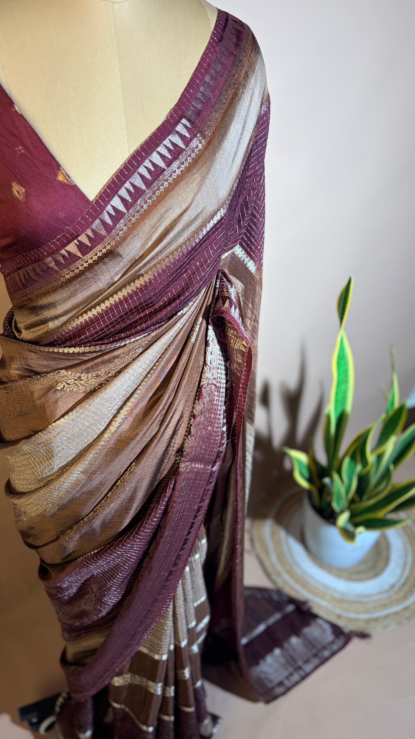 Fancy weaving saree (KL0027)