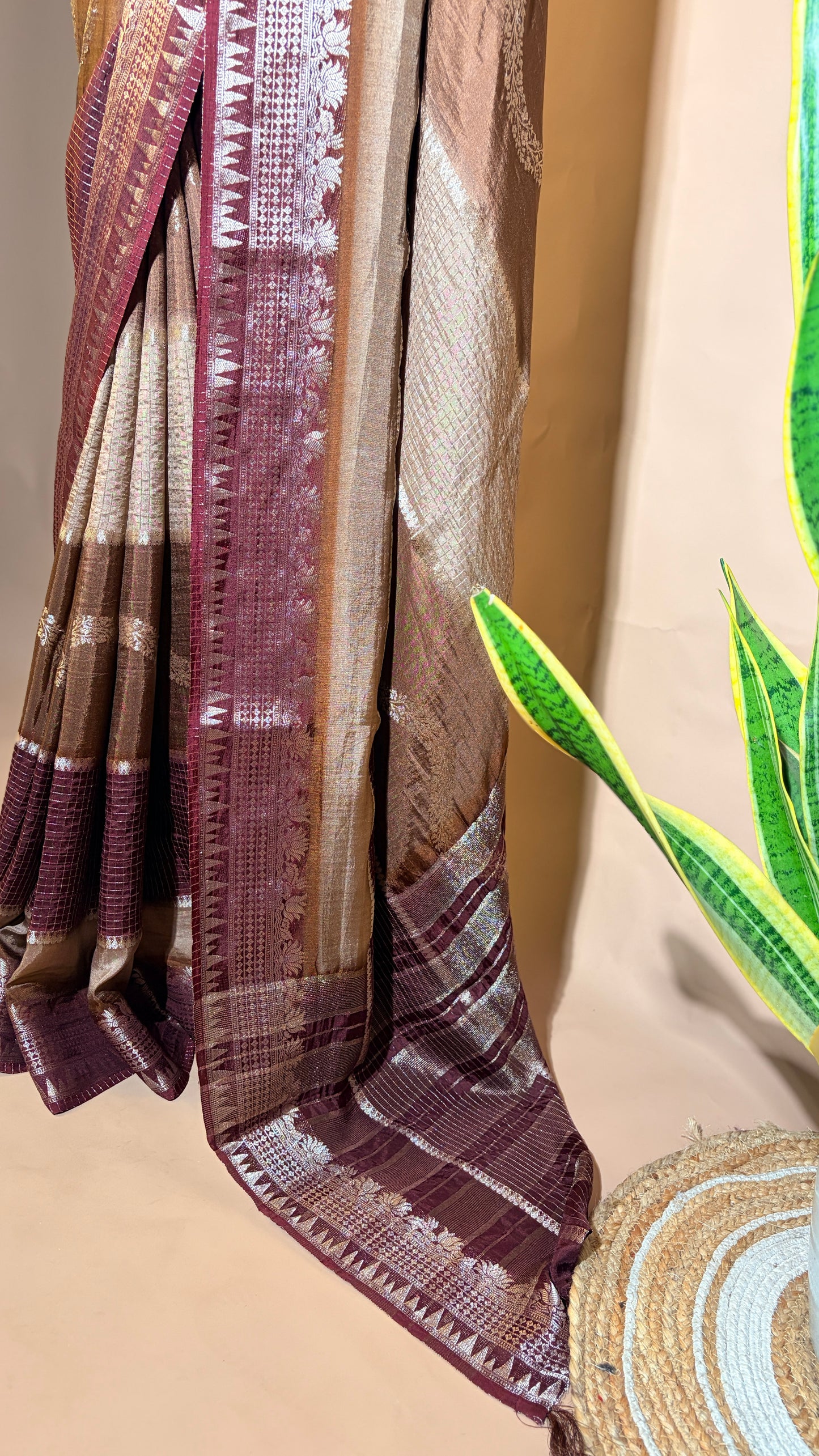 Fancy weaving saree (KL0027)