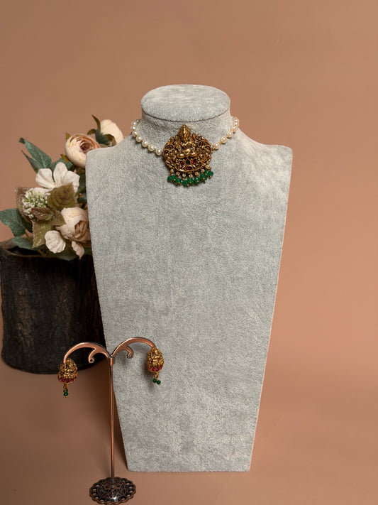 Single pearl chain with Lakshmi pendant KLJ07