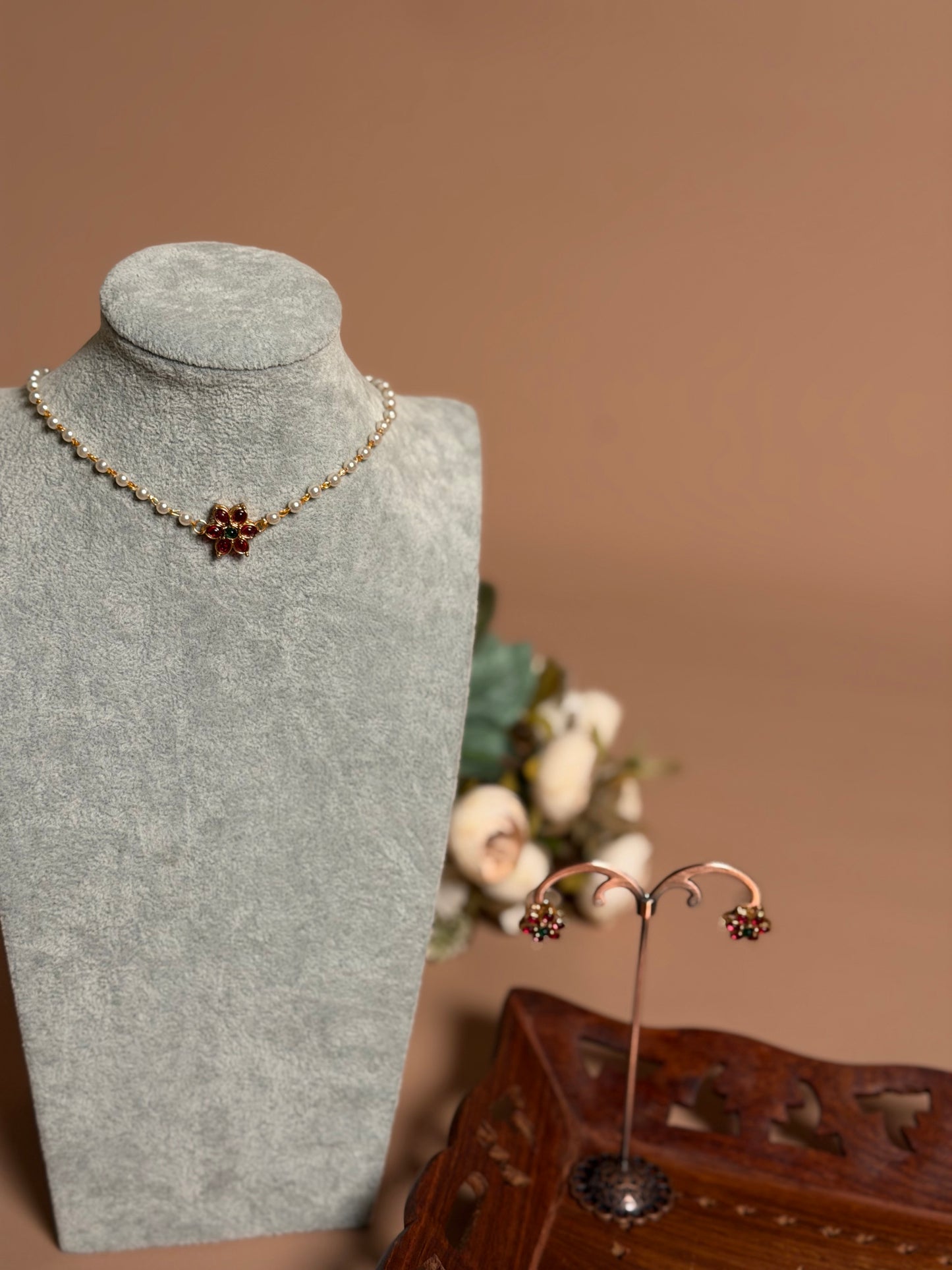 Pearl chain with phool pendant KLJ11