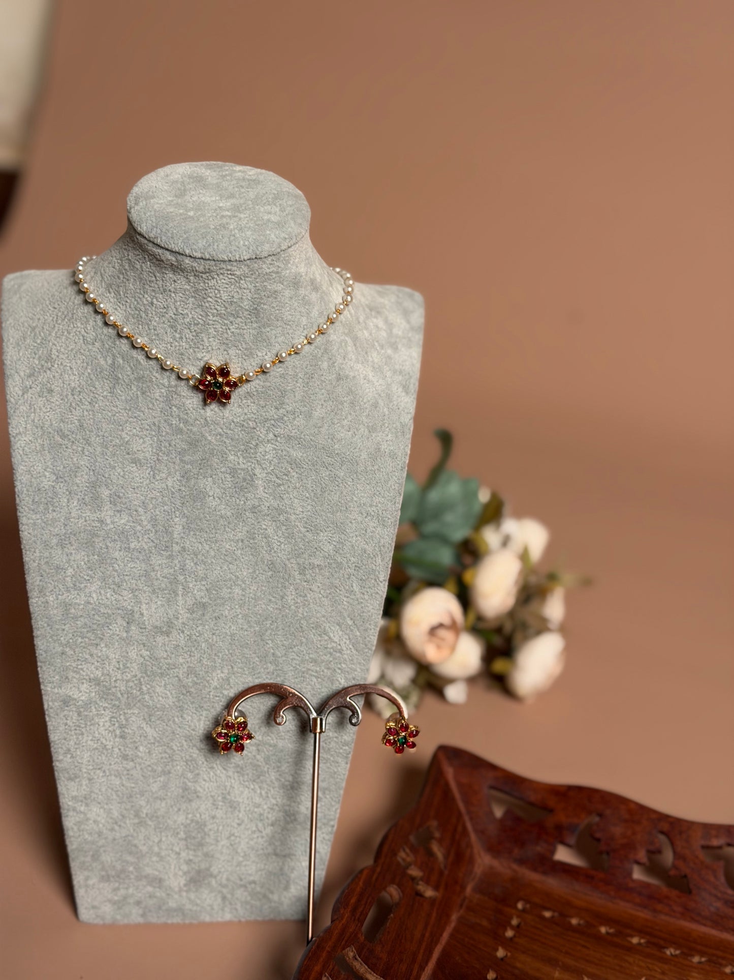 Pearl chain with phool pendant KLJ11