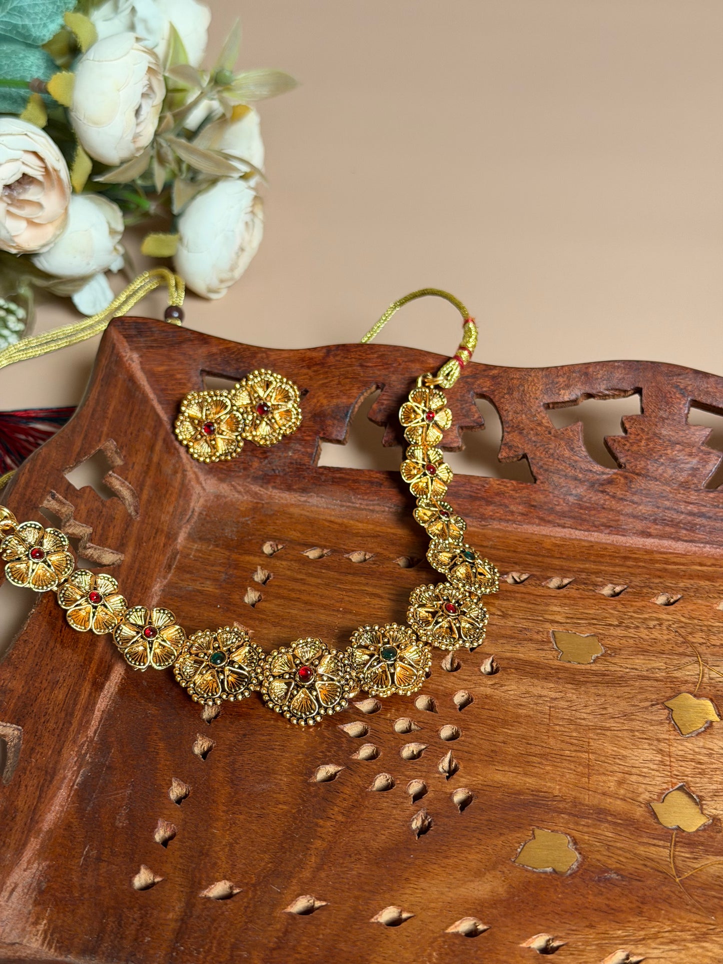 Multiple floral chocker KLJ12