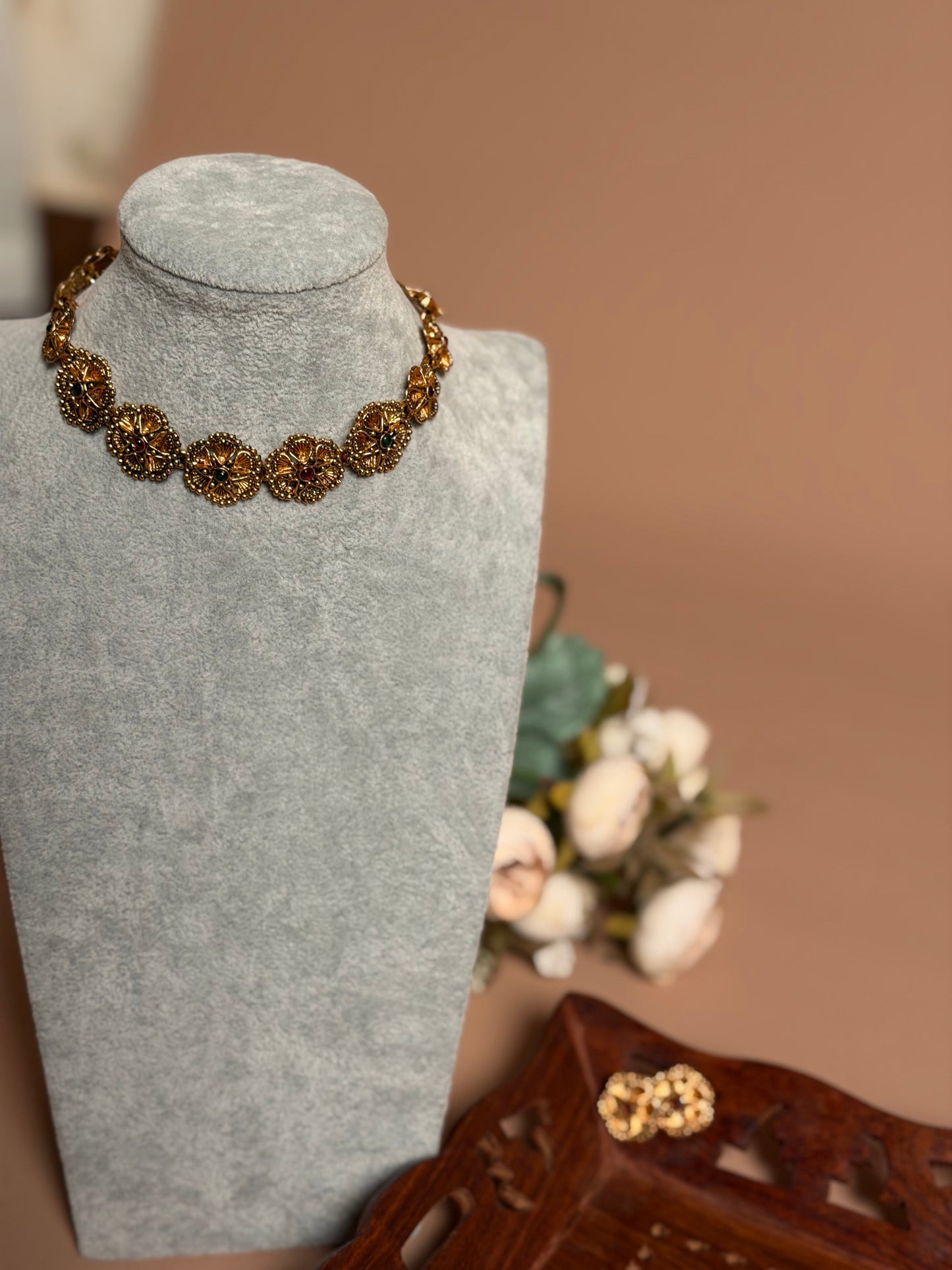 Multiple floral chocker KLJ12