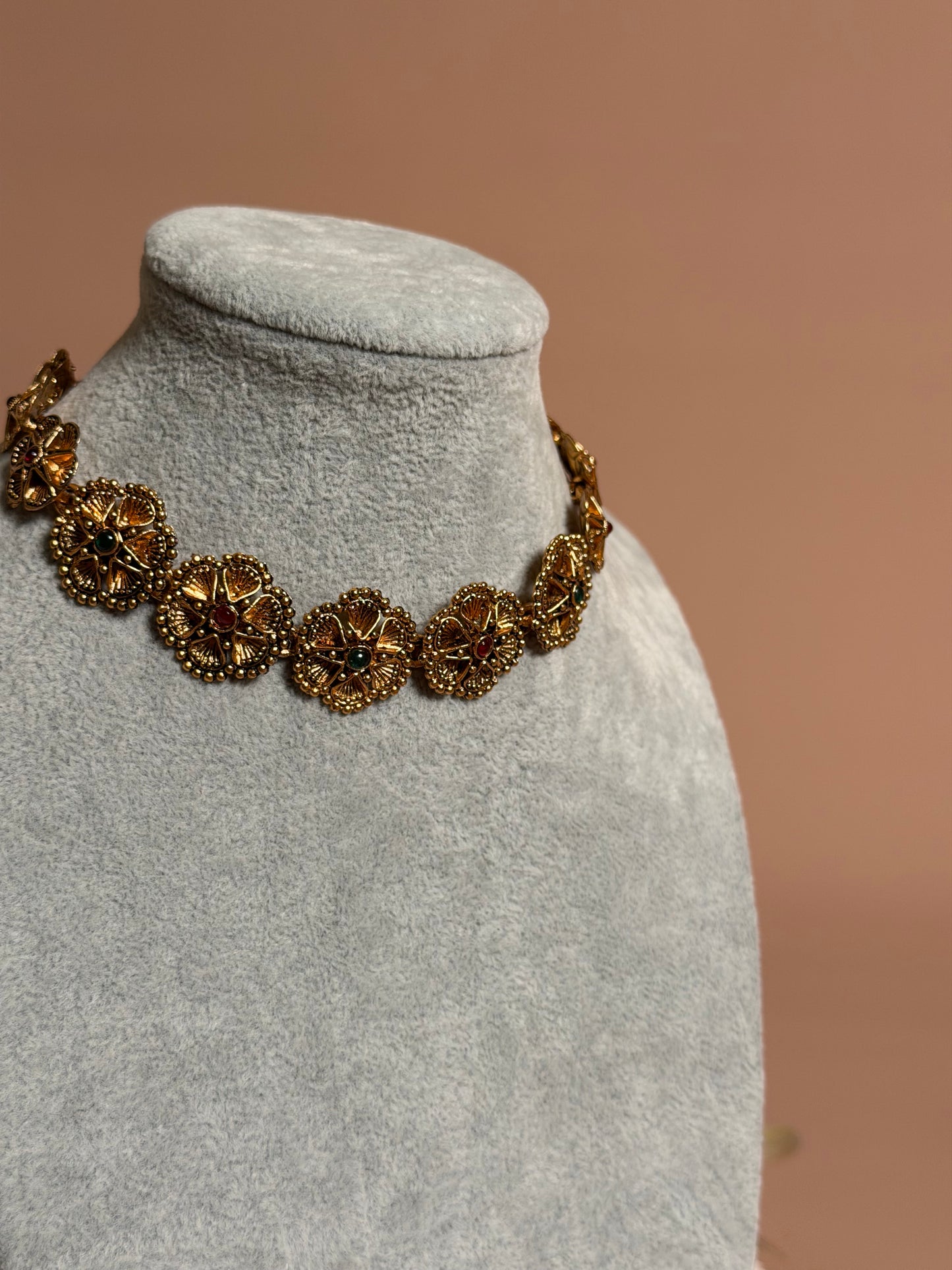 Multiple floral chocker KLJ12