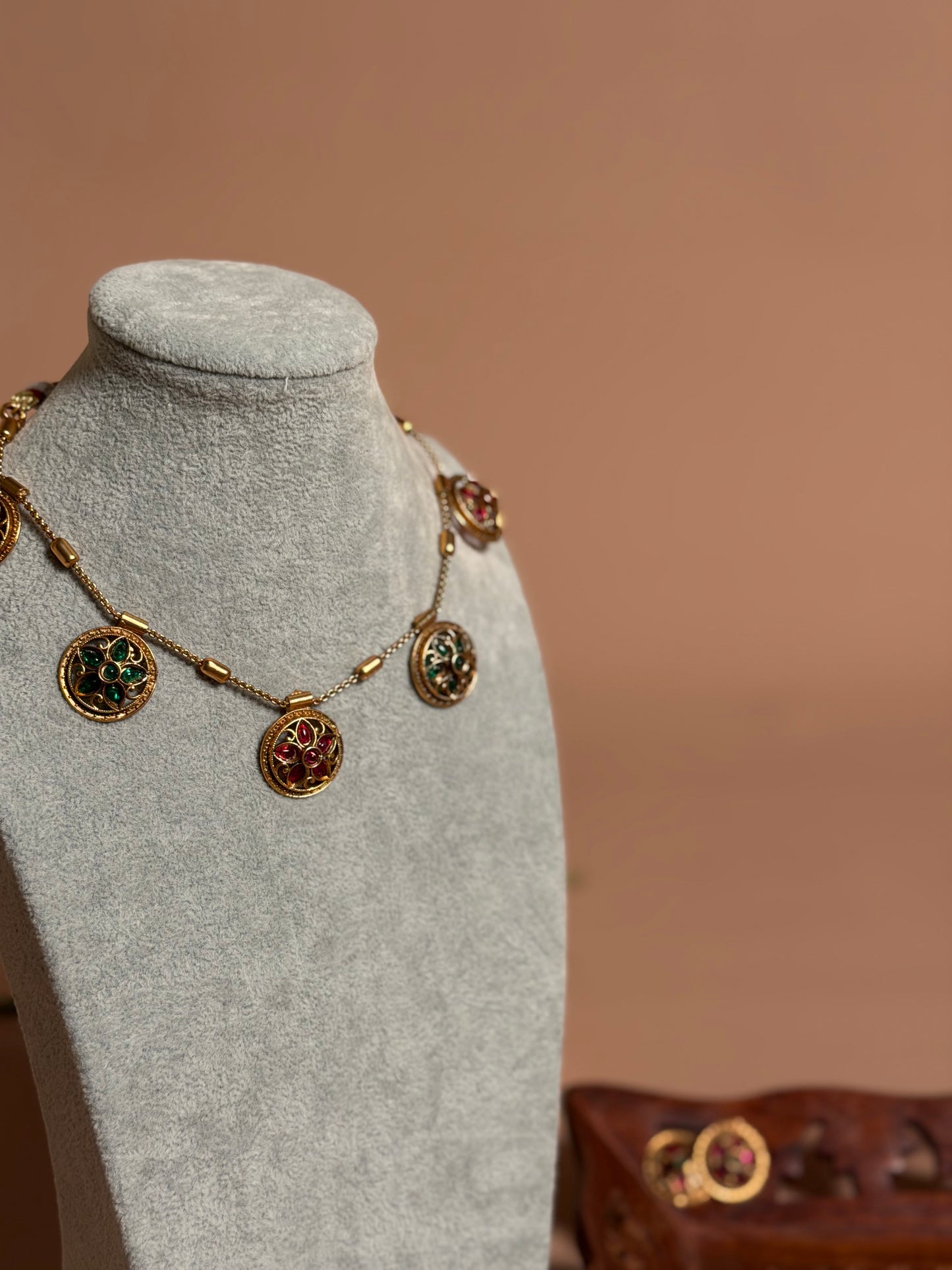 Invisible chain with multiple pendant KLJ16