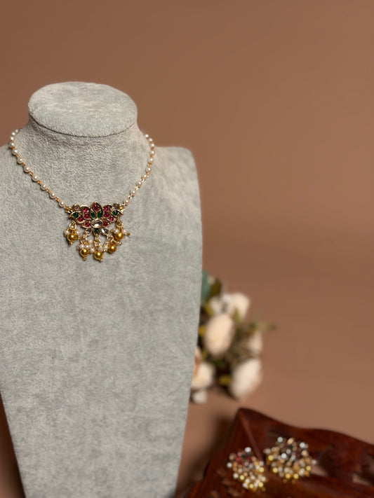 Pearl chain with lotus pendant KLJ 17
