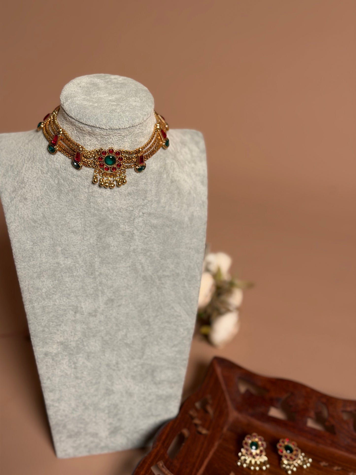 Layered palakka Chocker KLJ19