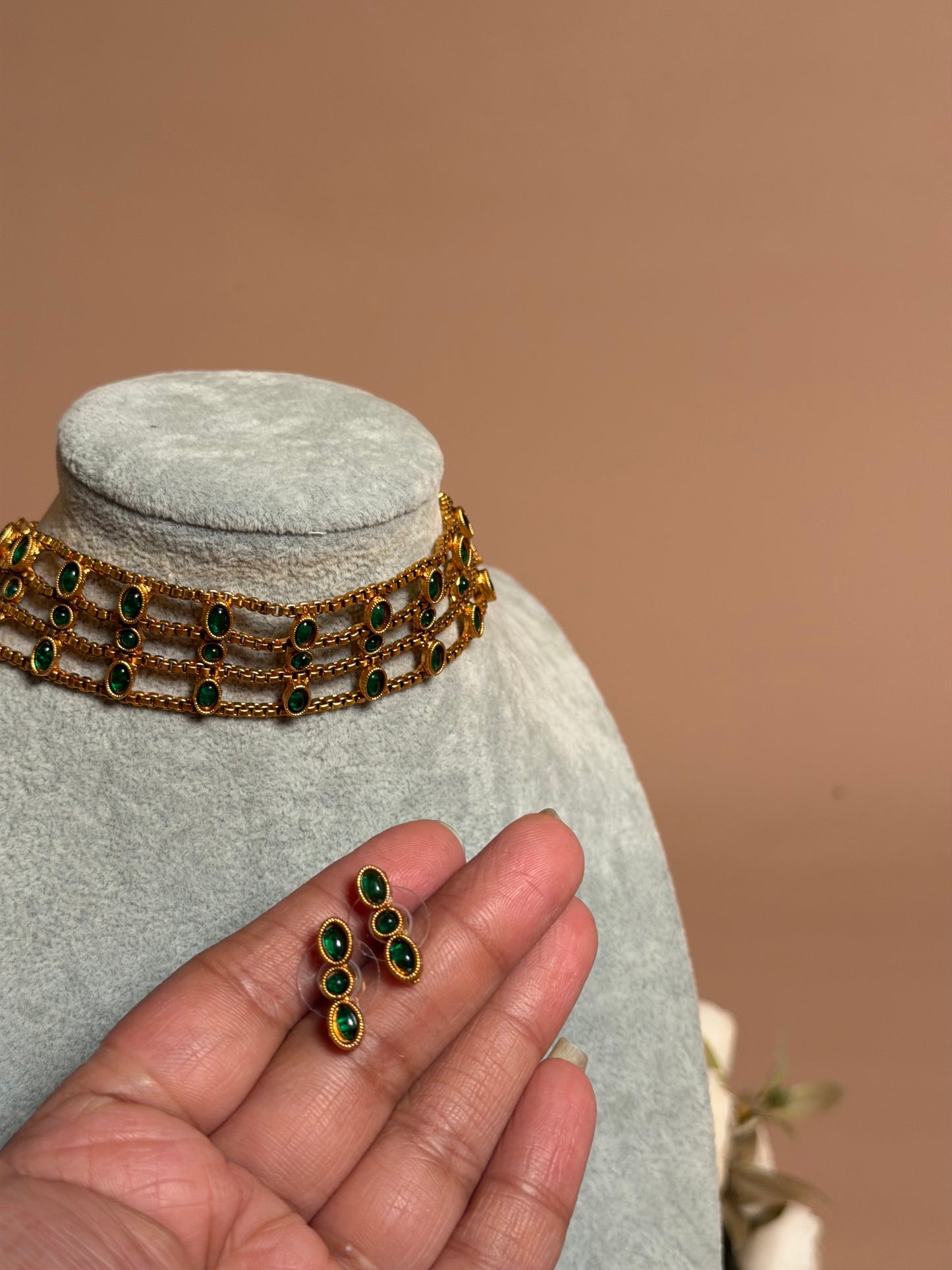 Layered chocker Green KLJ20
